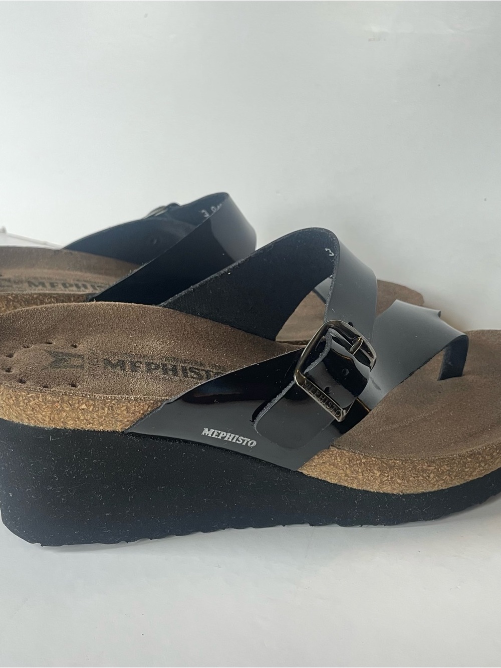 Mephisto Black Patent Leather Wedge Sandals Thong Buckle Size EU 39 US 8.5-9